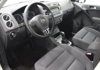 Подержанный автомобиль Volkswagen Tiguan 2011 года (10 фото)