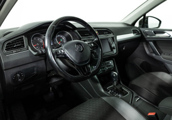 Подержанный автомобиль Volkswagen Tiguan 2017 года (11 фото)