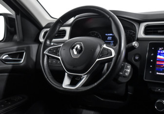 Подержанный автомобиль Renault Arkana 2022 года (14 фото)