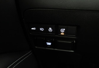 Подержанный автомобиль Infiniti QX80 2018 года (23 фото)