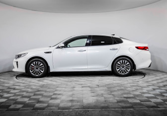 Подержанный автомобиль Kia Optima Sedan 2018 года (8 фото)