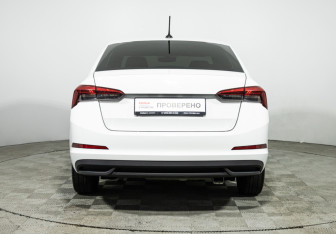 Подержанный автомобиль Skoda Rapid Liftback 2021 года (6 фото)