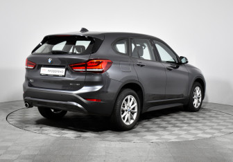 Подержанный автомобиль BMW X1 2019 года (5 фото)