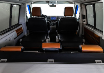 Подержанный автомобиль Volkswagen Multivan 2015 года (30 фото)