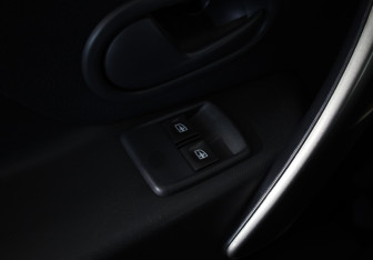 Подержанный автомобиль Renault Logan Sedan 2015 года (15 фото)