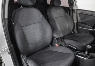 Подержанный автомобиль Hyundai Solaris Sedan 2012 года (20 фото)