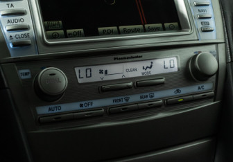 Подержанный автомобиль Toyota Camry Sedan 2010 года (16 фото)