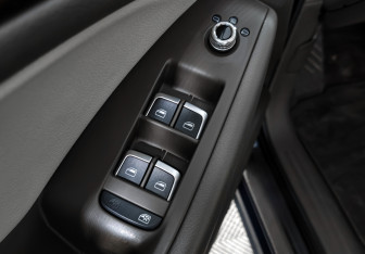 Подержанный автомобиль Audi Q5 2013 года (10 фото)