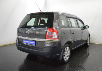 Подержанный автомобиль Opel Zafira Compactvan 2012 года (5 фото)