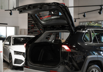 Новый Toyota RAV4 2025 (15 фото)