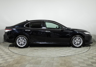 Подержанный автомобиль Toyota Camry Sedan 2018 года (4 фото)