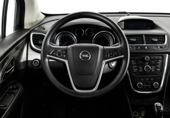 Подержанный автомобиль Opel Mokka 2014 года (11 фото)