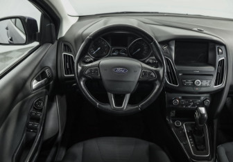Подержанный автомобиль Ford Focus Hatchback 2016 года (11 фото)