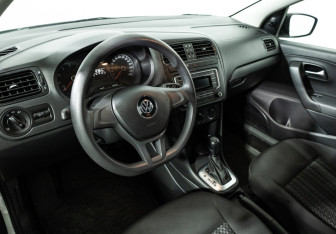 Подержанный автомобиль Volkswagen Polo Sedan 2019 года (11 фото)