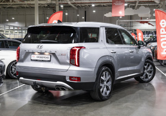 Подержанный автомобиль Hyundai Palisade 2022 года (9 фото)