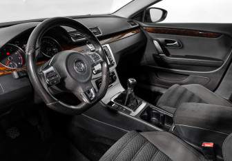 Подержанный автомобиль Volkswagen Passat CC 2011 года (9 фото)