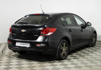 Подержанный автомобиль Chevrolet Cruze Hatchback 2013 года (5 фото)