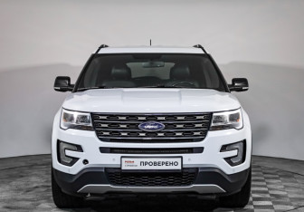 Подержанный автомобиль Ford Explorer 2017 года (2 фото)