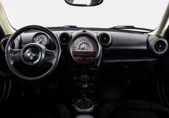 Подержанный автомобиль MINI Countryman 2011 года (10 фото)