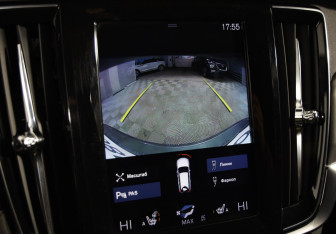 Подержанный автомобиль Volvo V90 2018 года (19 фото)