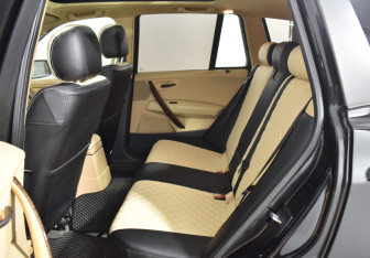 Подержанный автомобиль BMW X3 2004 года (12 фото)