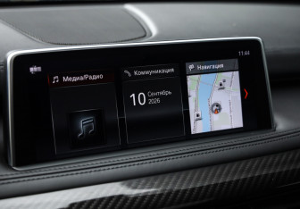 Подержанный автомобиль BMW X5 2016 года (16 фото)