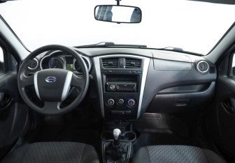 Подержанный автомобиль Datsun on-DO 2015 года (9 фото)