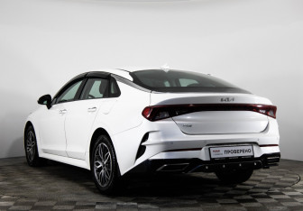 Подержанный автомобиль Kia K5 2022 года (7 фото)