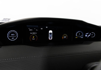 Подержанный автомобиль Changan UNI-V 2023 года (36 фото)