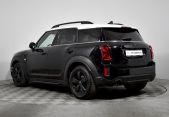 Подержанный автомобиль MINI Countryman 2021 года (7 фото)