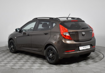 Подержанный автомобиль Hyundai Solaris Hatchback 2015 года (7 фото)