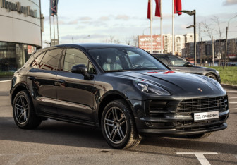 Подержанный автомобиль Porsche Macan 2020 года (3 фото)