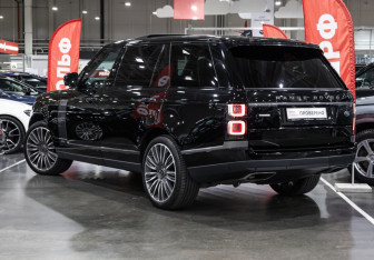 Подержанный автомобиль Land Rover Range Rover 2021 года (11 фото)