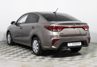 Подержанный автомобиль Kia Rio Sedan 2018 года (7 фото)