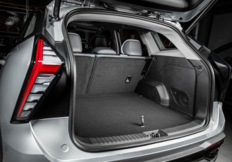 Новый Geely Atlas 2025 (17 фото)