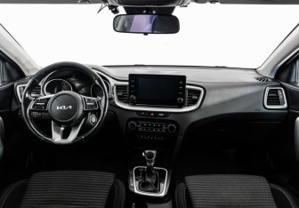 Подержанный автомобиль Kia Ceed Wagon 2021 года (10 фото)