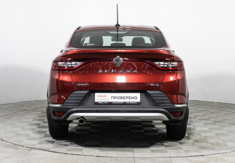 Подержанный автомобиль Renault Arkana 2019 года (6 фото)