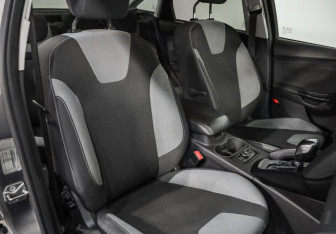 Подержанный автомобиль Ford Focus Sedan 2013 года (20 фото)