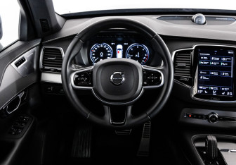 Подержанный автомобиль Volvo XC90 2021 года (16 фото)