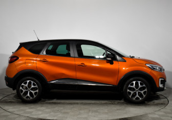 Подержанный автомобиль Renault Kaptur 2018 года (4 фото)