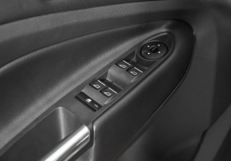 Подержанный автомобиль Ford Kuga 2017 года (12 фото)