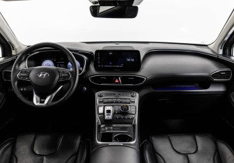 Подержанный автомобиль Hyundai Santa Fe 2021 года (10 фото)