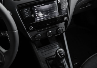 Подержанный автомобиль Skoda Octavia Liftback 2018 года (15 фото)