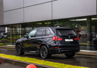 Подержанный автомобиль BMW X5 2016 года (8 фото)