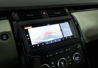 Подержанный автомобиль Land Rover Discovery 2020 года (20 фото)