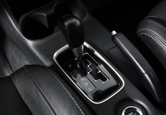 Подержанный автомобиль Mitsubishi Outlander 2015 года (11 фото)