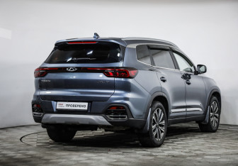 Подержанный автомобиль Chery Tiggo 8 2022 года (5 фото)