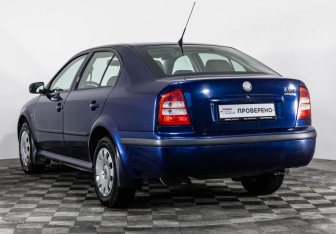 Подержанный автомобиль Skoda Octavia Liftback 2008 года (7 фото)