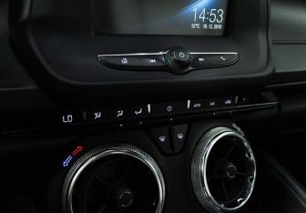 Подержанный автомобиль Chevrolet Camaro Coupe 2017 года (16 фото)