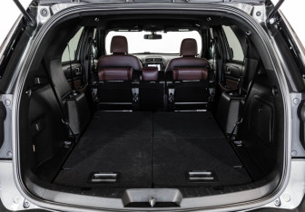 Подержанный автомобиль Ford Explorer 2019 года (33 фото)